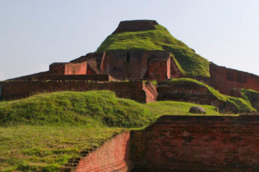 Structures in Somapura Mahavihara complex